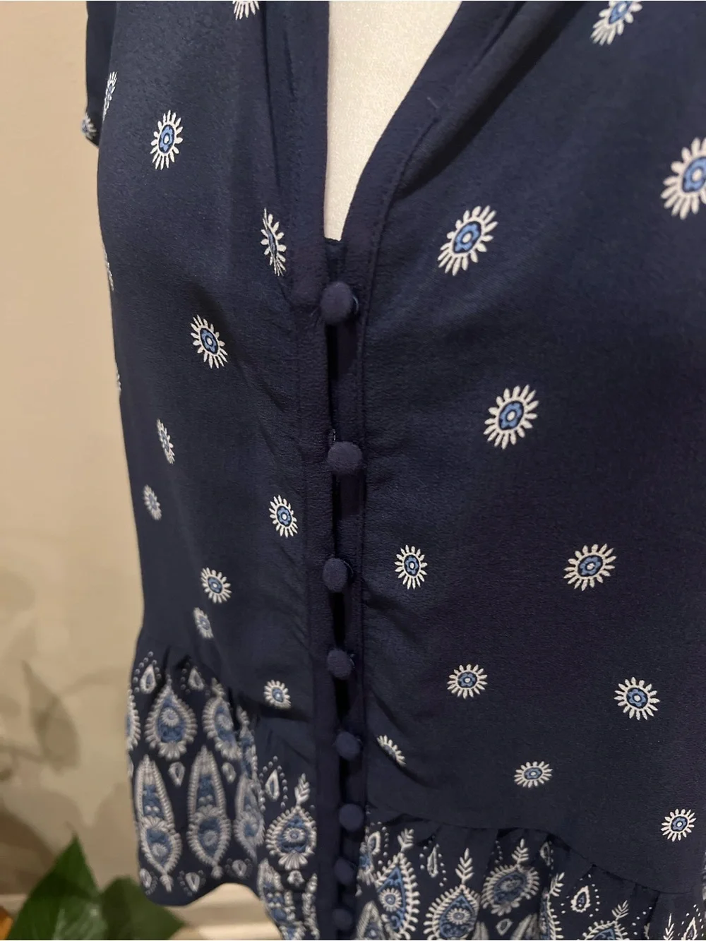 LOFT Navy Printed Button-Front Ruffle Neck Cap Sleeve Blouse - Picture 2 of 7